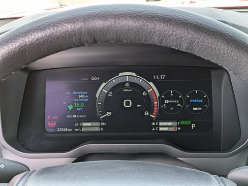 Used 2025 Toyota Tundra Limited AWD/4WD image 34
