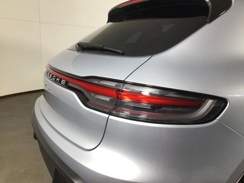 Certified 2026 Porsche Macan AWD/4WD image 16