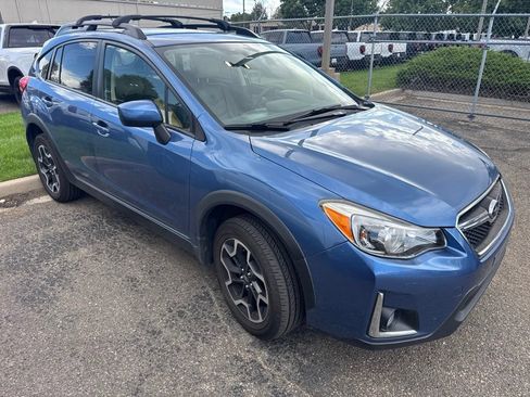 Used 2017 Subaru Crosstrek 2.0i Premium w/ Popular Package #2 AWD/4WD image 2