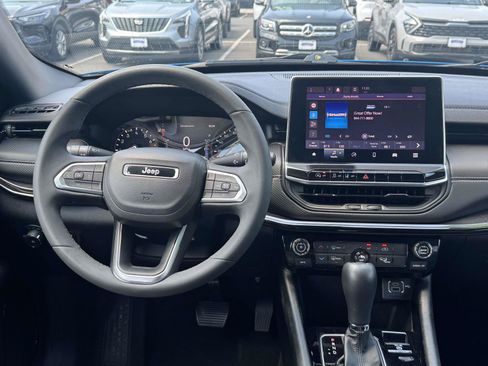 Used 2022 Jeep Compass Latitude AWD/4WD image 31