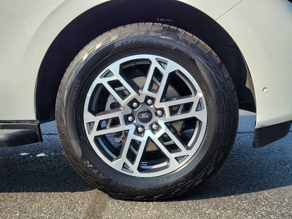 Certified 2025 Ford Expedition Max Active AWD/4WD image 9