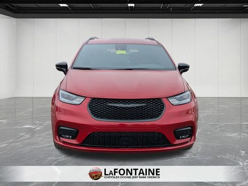 New 2026 Chrysler Pacifica Select w/ S Appearance Package image 8