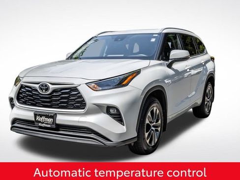 Certified 2025 Toyota Highlander XLE AWD/4WD image 12