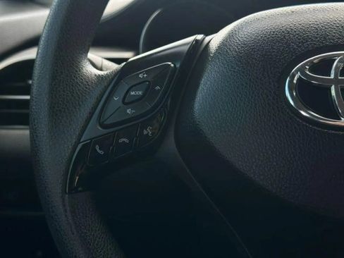 Used 2021 Toyota C-HR LE FWD image 29