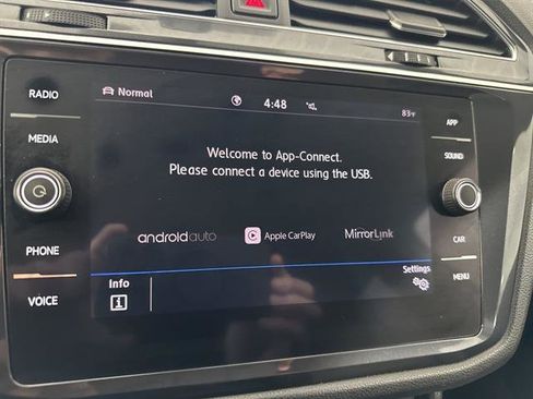 Used 2020 Volkswagen Tiguan SE R-Line image 24