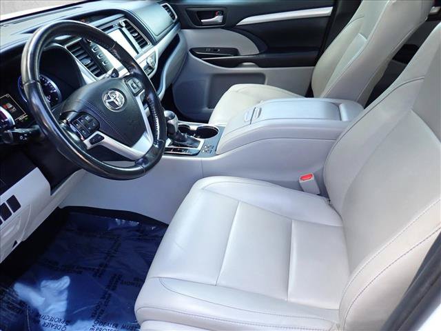 Certified 2019 Toyota Highlander XLE AWD/4WD image 13