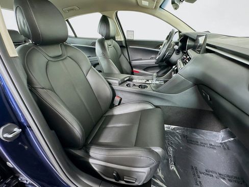 Used 2026 Genesis G70 2.5T RWD image 8