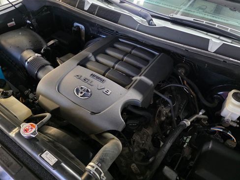 Used 2018 Toyota Tundra SR5 w/ SR5 Upgrade Package RWD image 38