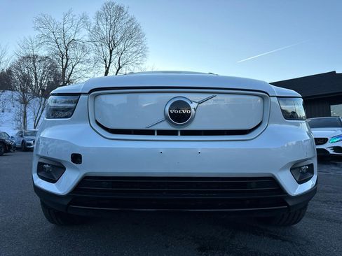 Used 2021 Volvo XC40 P8 Recharge w/ Climate Package image 7