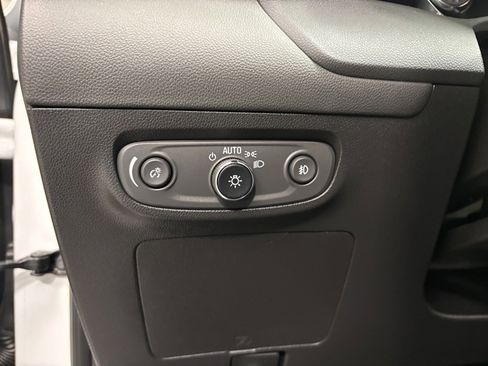 Used 2022 Buick Encore GX Essence w/ Experience Buick Package image 15