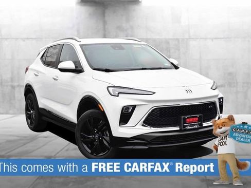 Used 2024 Buick Encore GX Sport Touring image 2