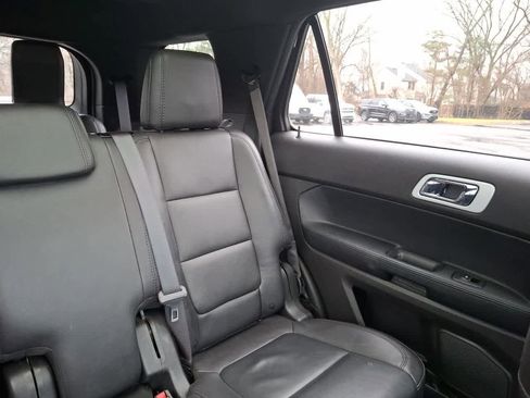Used 2015 Ford Explorer XLT w/ Equipment Group 202A image 14