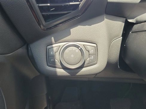 Used 2017 Ford Escape Titanium w/ Equipment Group 301A AWD/4WD image 19
