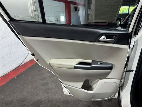 Used 2022 Kia Sportage LX image 14