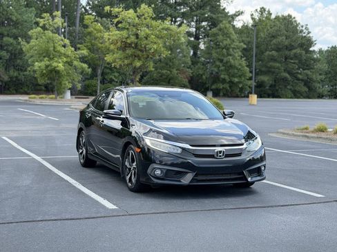 Used 2017 Honda Civic Touring image 1