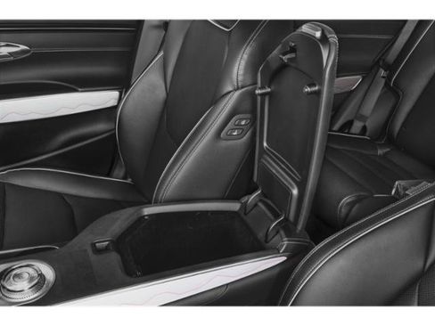 Used 2025 Genesis GV70 2.5T image 17