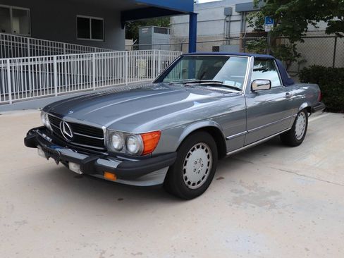 Used 1989 Mercedes-Benz 560 SL image 3