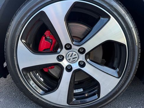 Used 2016 Volkswagen GTI SE w/ Lighting Package (SEL) FWD image 13
