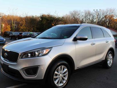 Used 2017 Kia Sorento LX w/ LX Convenience Package
