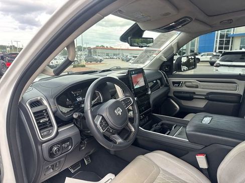 Used 2025 RAM 1500 Tungsten AWD/4WD image 14