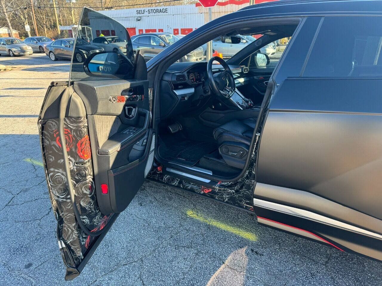 Used 2019 Lamborghini Urus AWD/4WD image 9