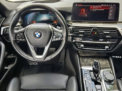 Used 2022 BMW 530i w/ Premium Package image 24