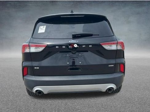 Used 2022 Ford Escape SE FWD image 3