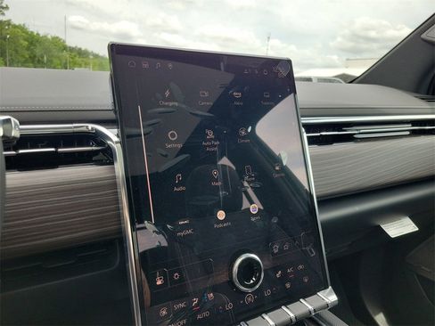 New 2025 GMC Sierra EV Denali image 21