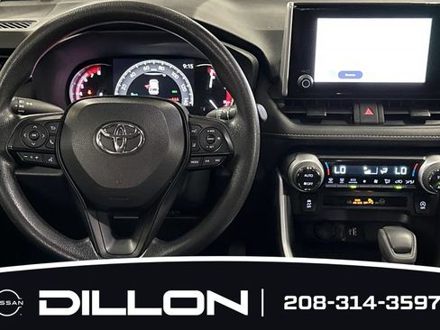Used 2025 Toyota RAV4 XLE AWD/4WD image 14