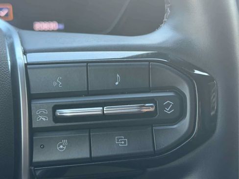 Used 2024 Chevrolet Colorado ZR2 w/ ZR2 Convenience Package III AWD/4WD image 13