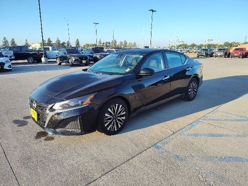 Used 2023 Nissan Altima 2.5 SV image 6