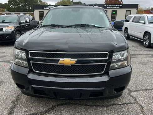 Used 2014 Chevrolet Suburban LS image 2