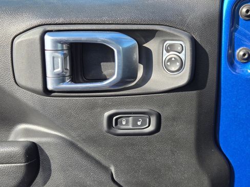 Used 2022 Jeep Gladiator Sport image 22