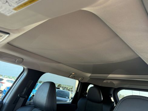 Used 2024 Mitsubishi Outlander 4WD Plug-In Hybrid image 16