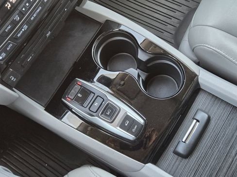Used 2018 Honda Pilot Touring image 19