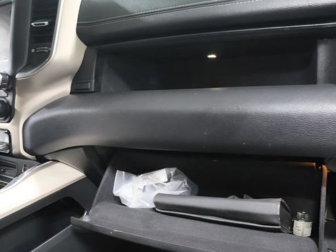 Used 2019 RAM 1500 Laramie AWD/4WD image 29