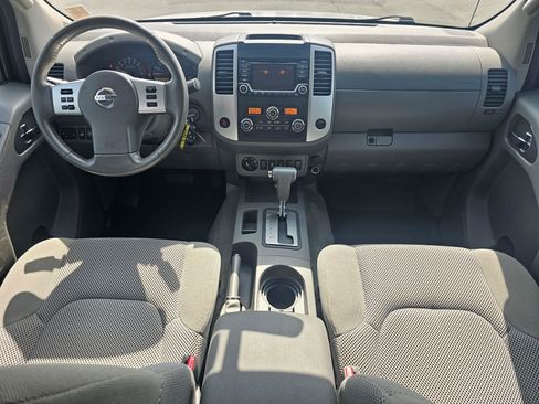Used 2016 Nissan Frontier SV w/ SV Value Truck Package AWD/4WD image 15