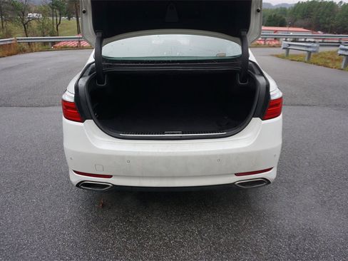 Used 2016 Kia K900 Luxury w/ Luxury VIP Package image 18