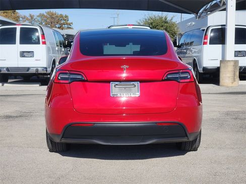 Used 2021 Tesla Model Y 2WD image 5