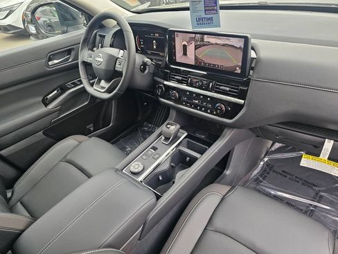 New 2026 Nissan Pathfinder SL w/ SL Premium Package AWD/4WD image 42