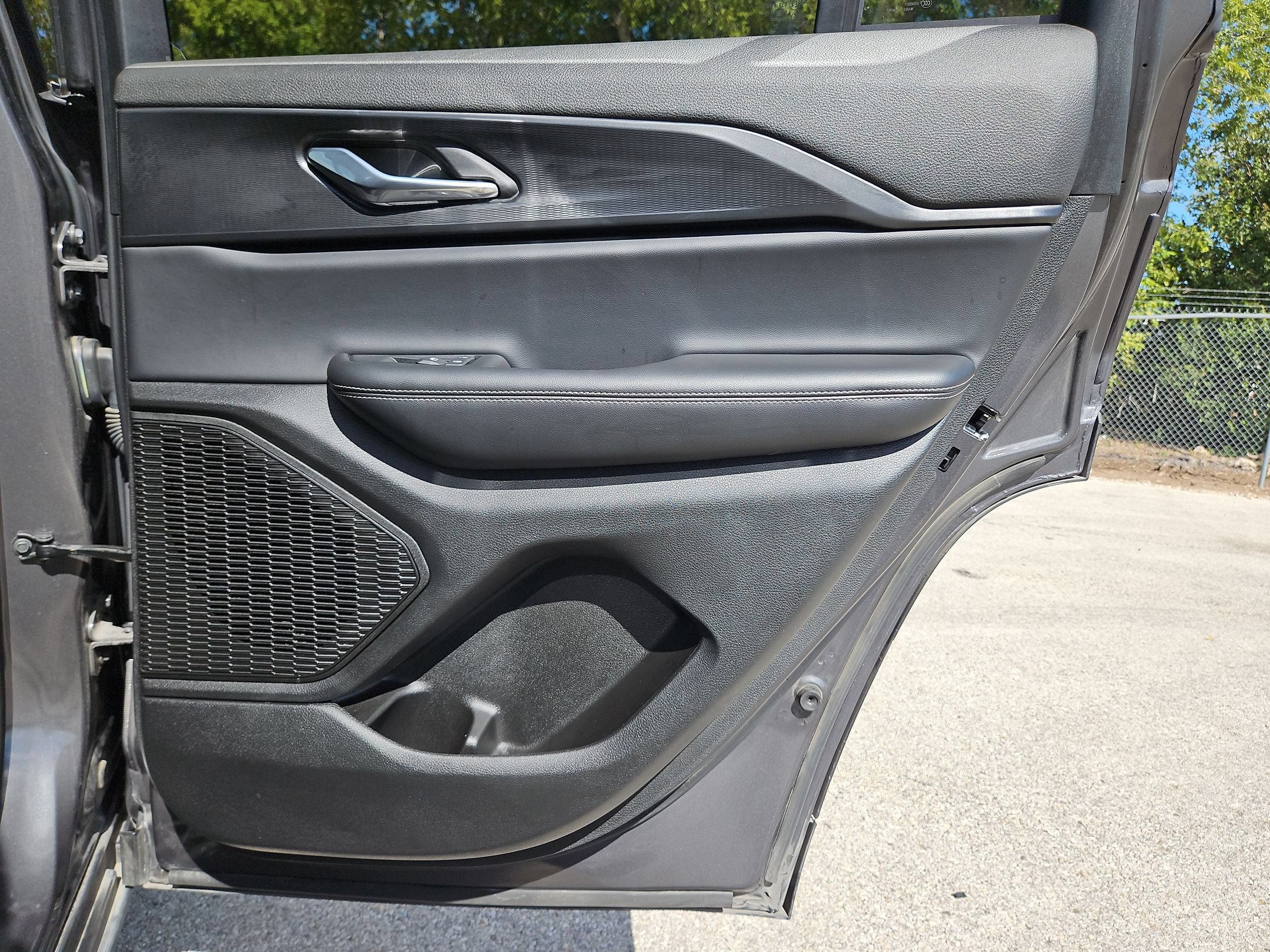 Used 2025 Jeep Grand Cherokee Altitude RWD image 26
