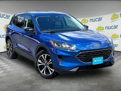 Used 2022 Ford Escape SE w/ SE Sport Appearance Package