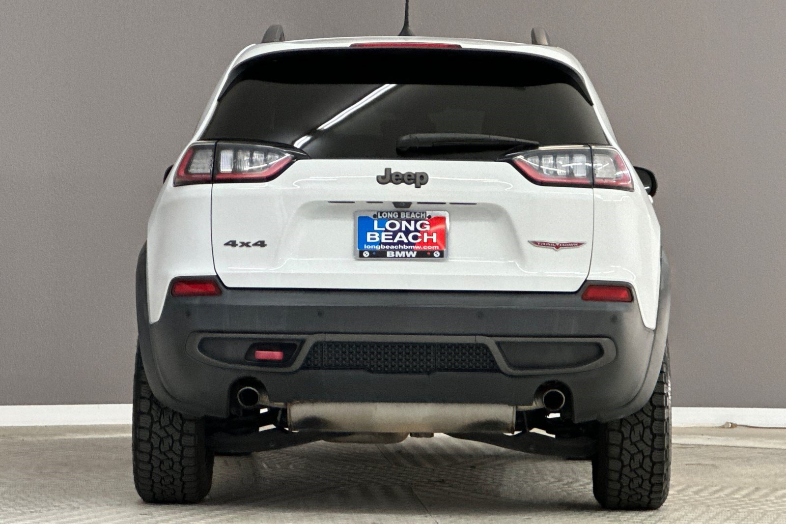 Used 2019 Jeep Cherokee Trailhawk AWD/4WD image 9