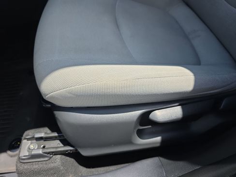 Used 2023 Toyota Corolla Cross L FWD image 27