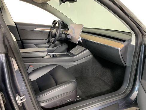 Used 2022 Tesla Model 3 Performance image 36