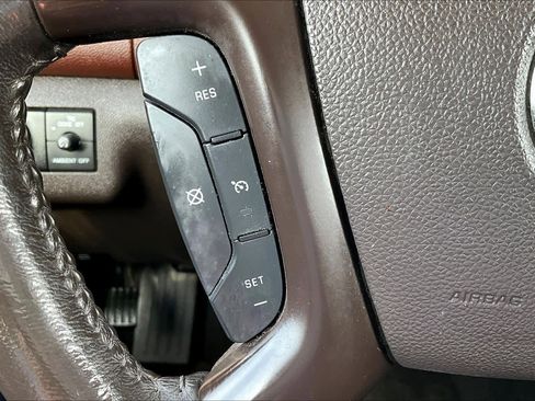 Used 2013 Buick Enclave Premium image 20