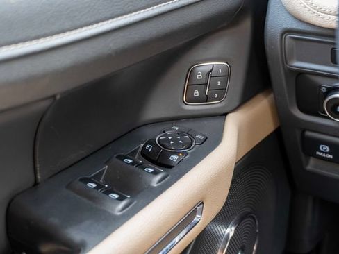 Used 2024 Ford Expedition Limited AWD/4WD image 28