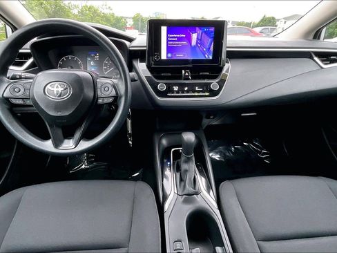 Used 2025 Toyota Corolla LE FWD image 14