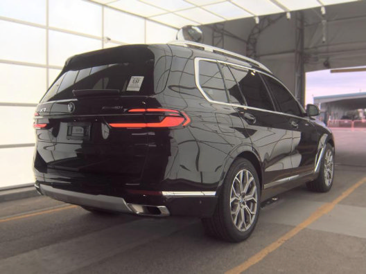 Used 2024 BMW X7 xDrive40i w/ Parking Assistance Package AWD/4WD image 5
