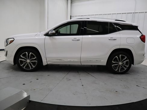 Used 2019 GMC Terrain Denali w/ Advanced Safety Package image 9